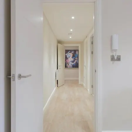 Apartment Stylish 2-bedroom In Leeds Centre Ideal For Families Or Groups