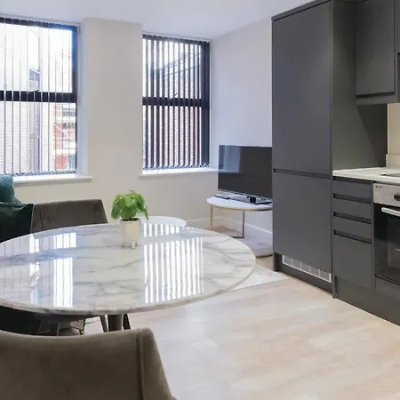 Apartment Stylish 2-bedroom In Leeds Centre Ideal For Families Or Groups